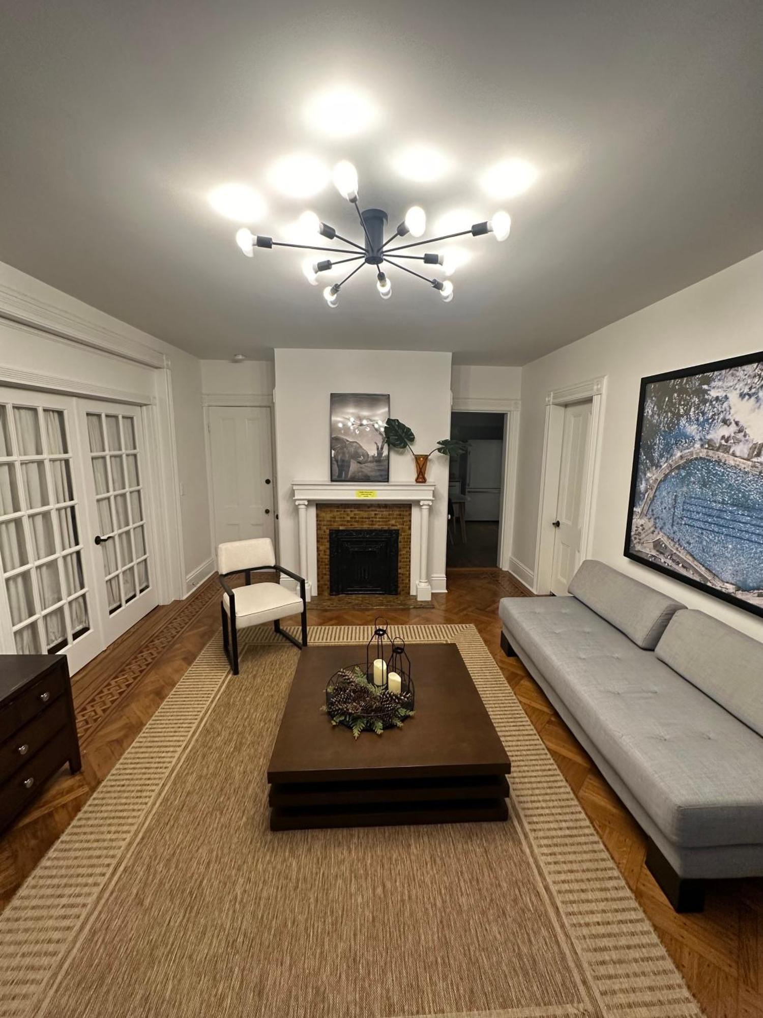 Beautiful 2br In Community, Close To Train And Hwys! Only 1 Hr To Nyc! Apartment *