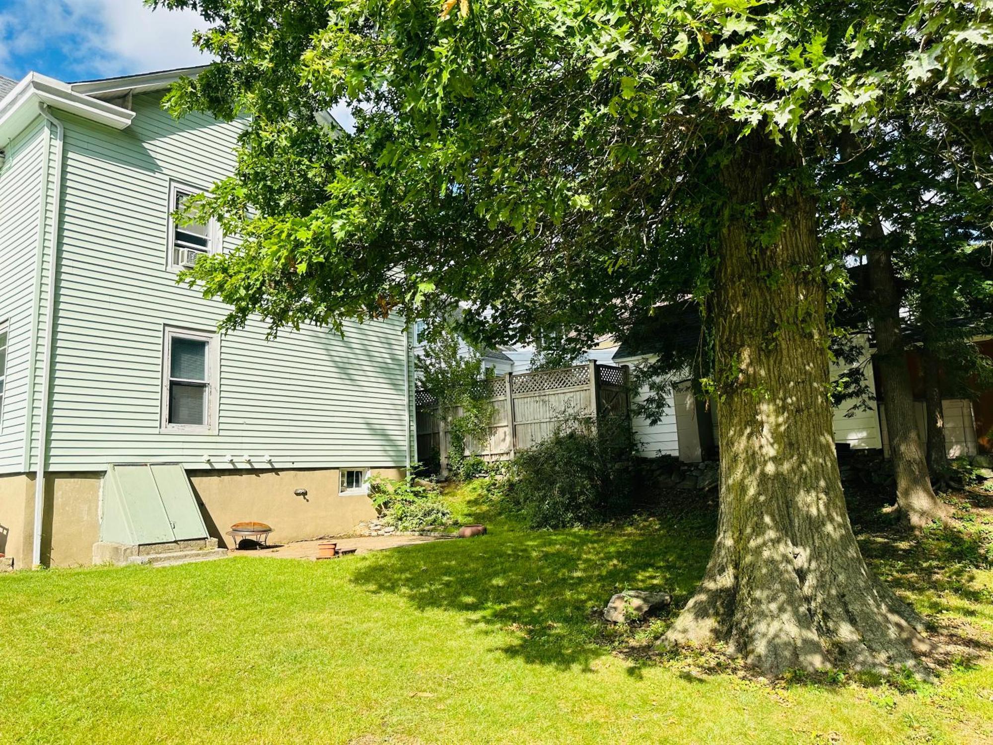 Apartment Beautiful 2br In Community, Close To Train And Hwys! Only 1 Hr To Nyc!